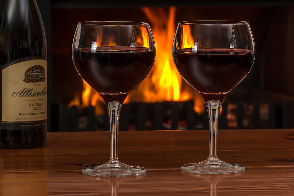 安いワインは悪酔いしやすいという噂は本当なのか解説。