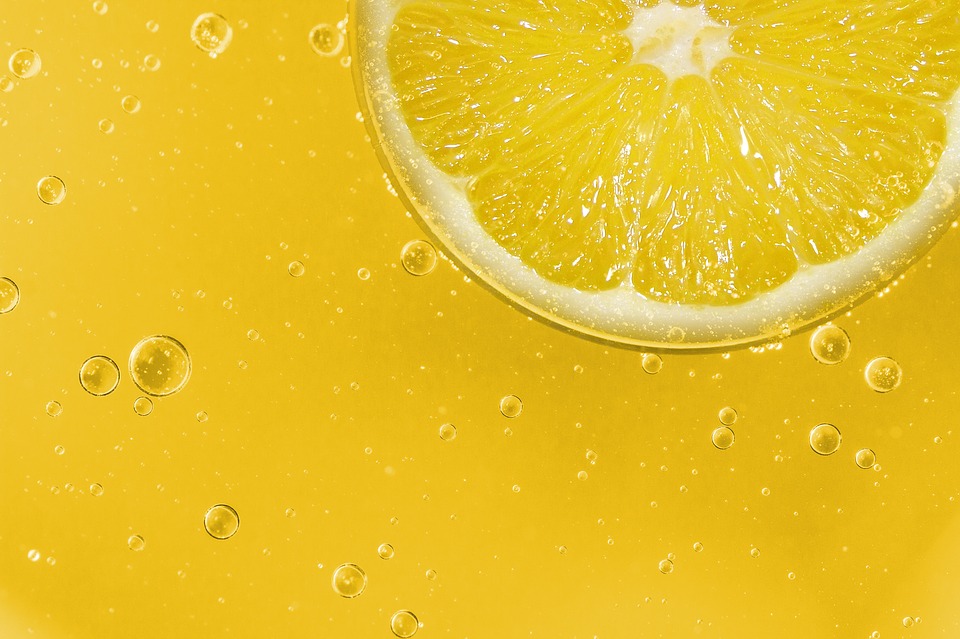 レモンに含まれるビタミンC、実は結構少ないってホント？